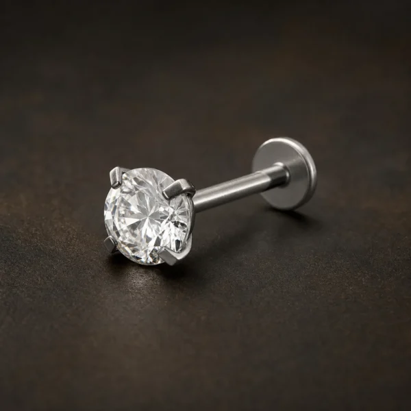 Titanyum Kristal Tırnaklı Labret Piercing